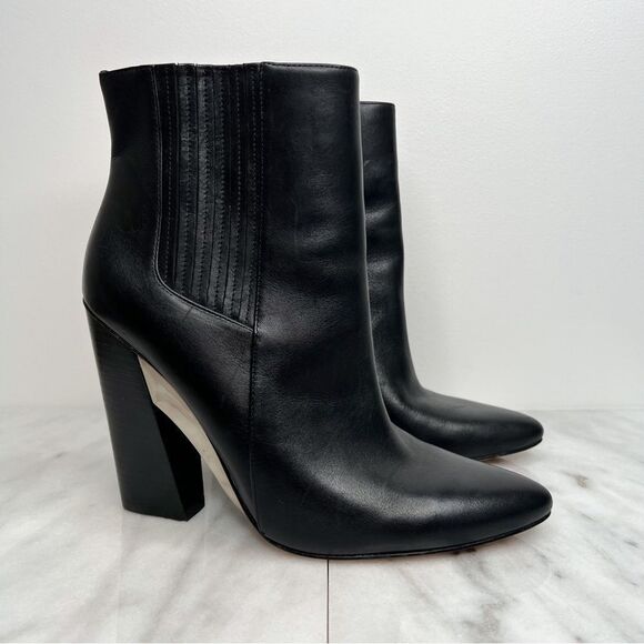 BCBGMAXAZRIA Metals Black Leather Ankle
Boot Metal - Picture 1 of 5